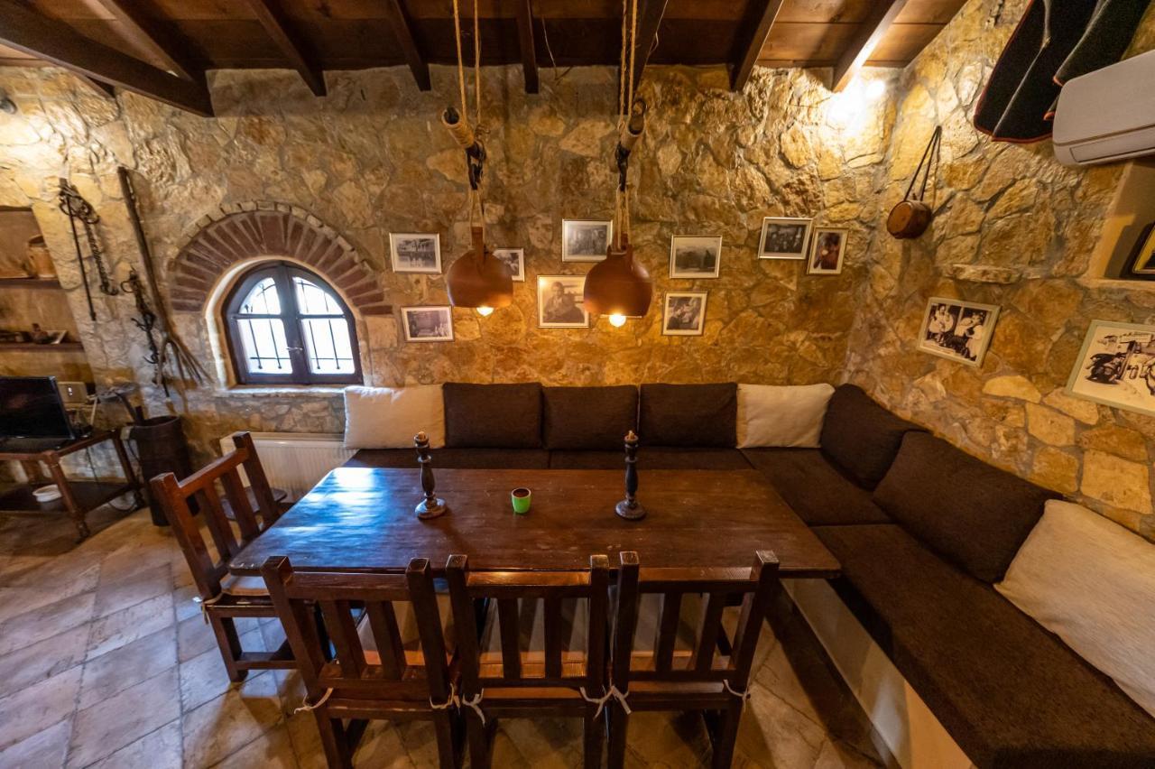 Vintage Stone House Where Calm Lives Amarianos Exterior foto