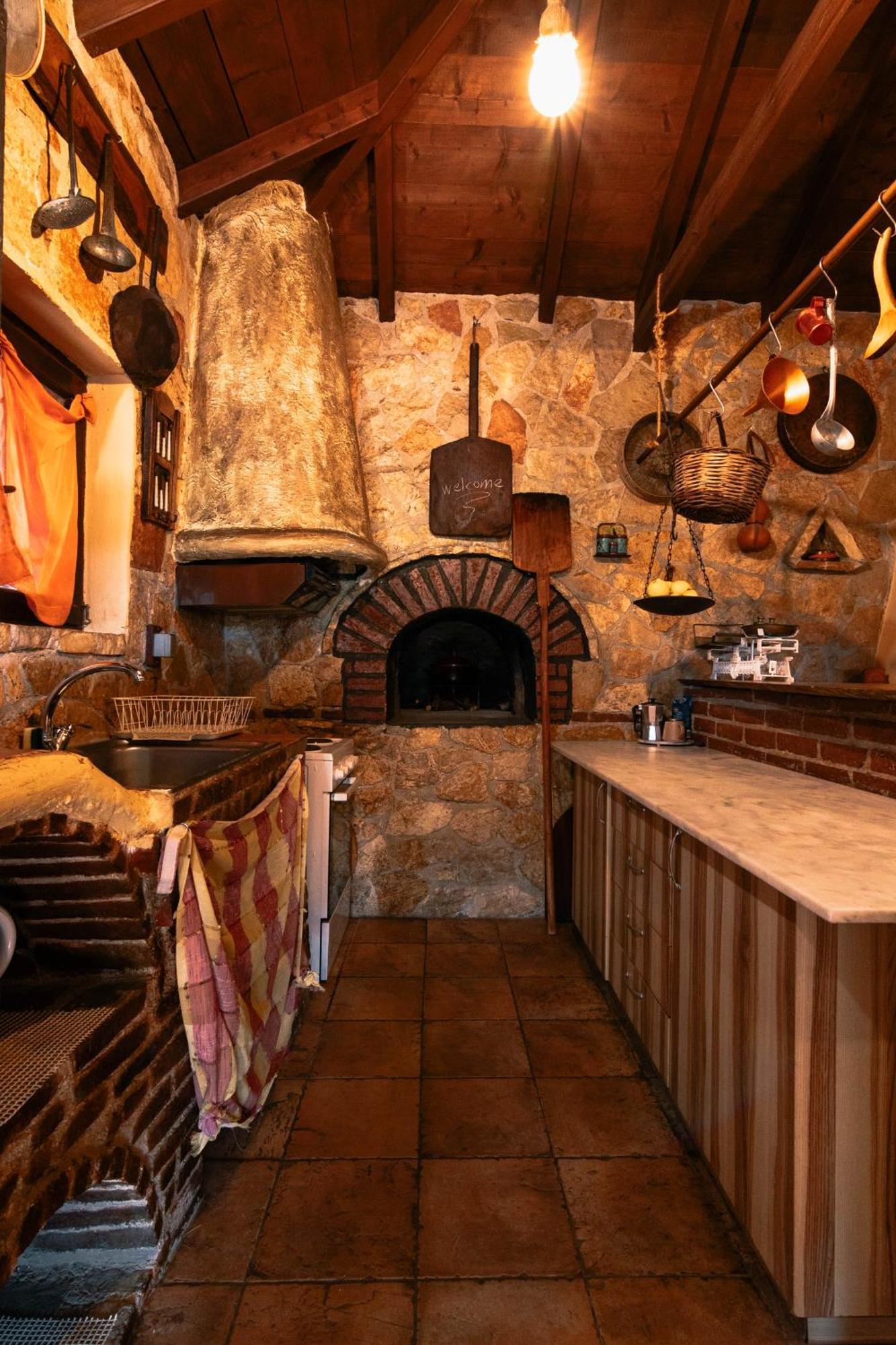 Vintage Stone House Where Calm Lives Amarianos Exterior foto